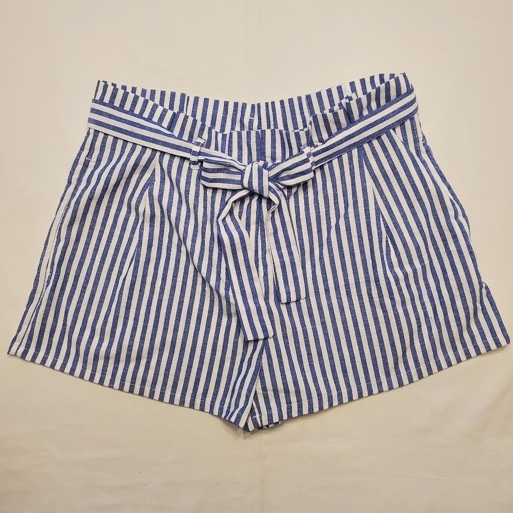 Love Tree Womens Shorts Size Medium Blue White Striped Tie Waist Paperbag Shorts